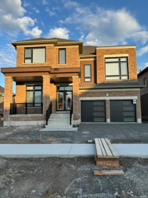 Spacious House in Cobourg